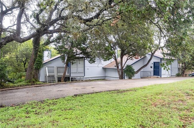 Building Photo - 6205 Shadow Valley Dr