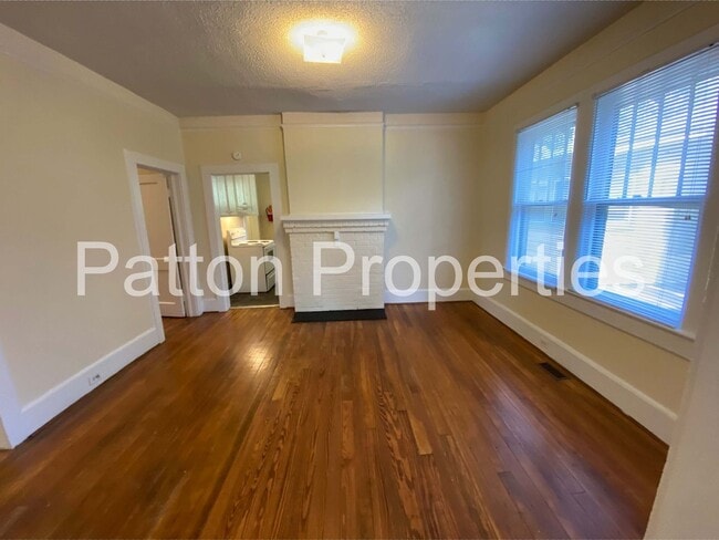 Building Photo - 2221 Greene St