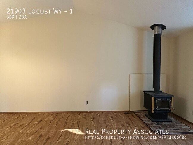 Foto del edificio - 21903 Locust Wy