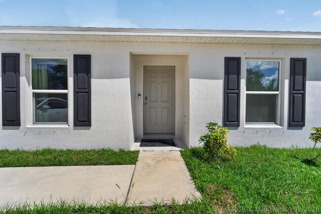 Building Photo - 1051 SW Becker Rd