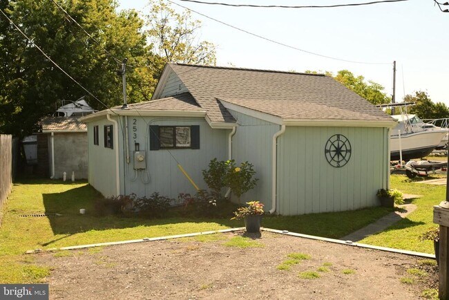 Foto del edificio - 2531 Schoolhouse Ln