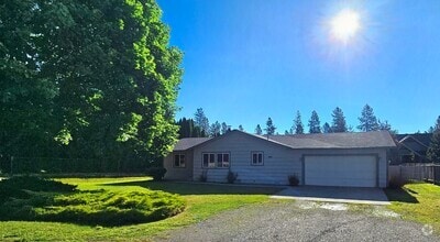 Building Photo - 9656 Hillview Dr