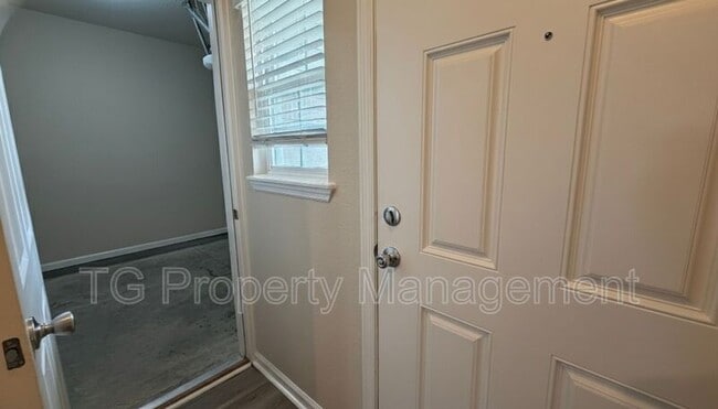 Foto del edificio - 11792 Junegrass Rd