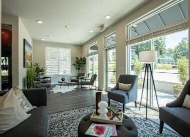 Foto del edificio - 226 E Lockwood Ave