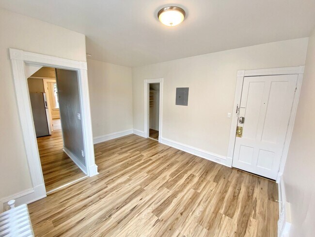 Building Photo - 36 Clarke St