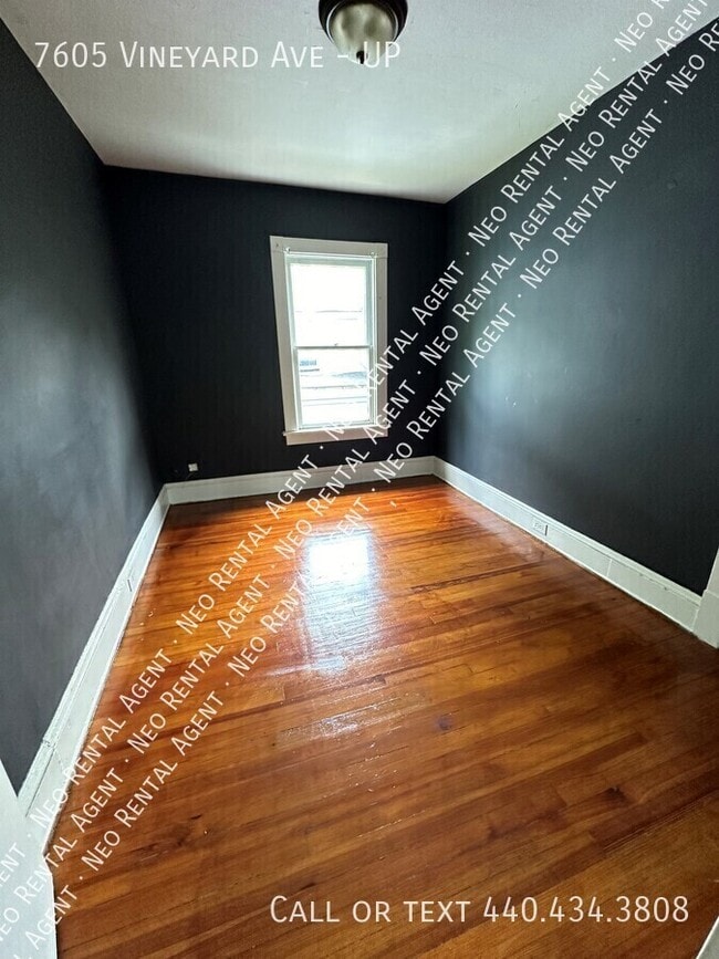 Building Photo - 7605 Vineyard Ave