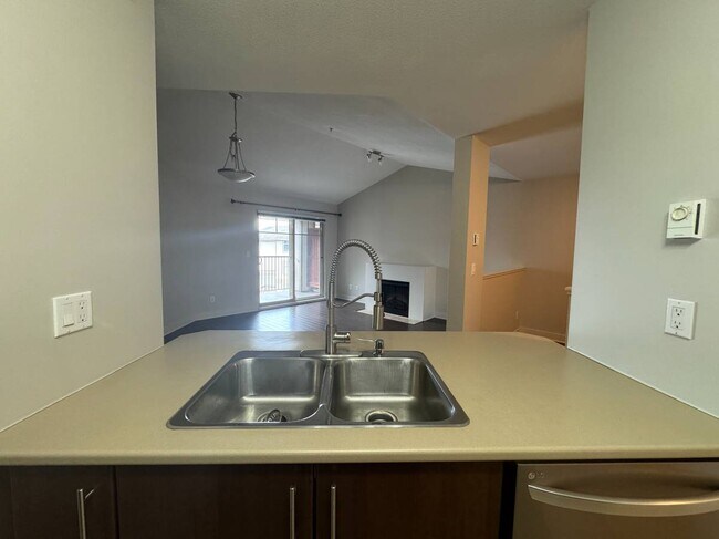 Photo du bâtiment - 12238 224 St