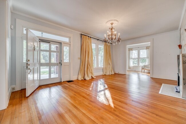 Foto del edificio - Exclusively Offered by Muse Realty, LLC