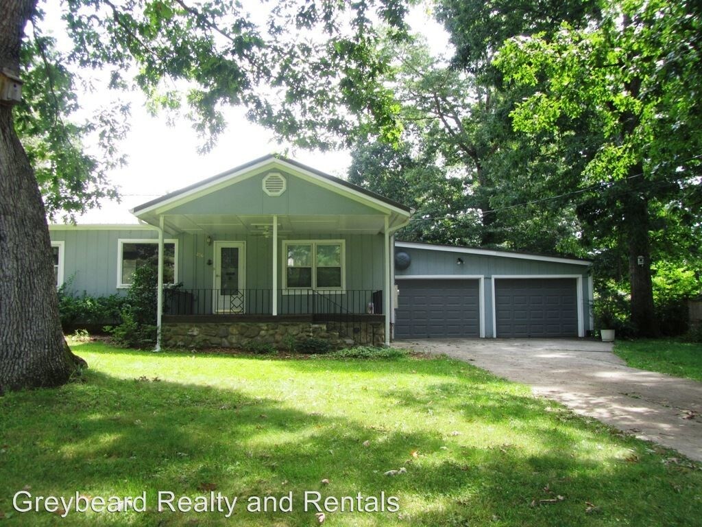 Primary Photo - 2 br, 1.5 bath House - 206 Mountain St