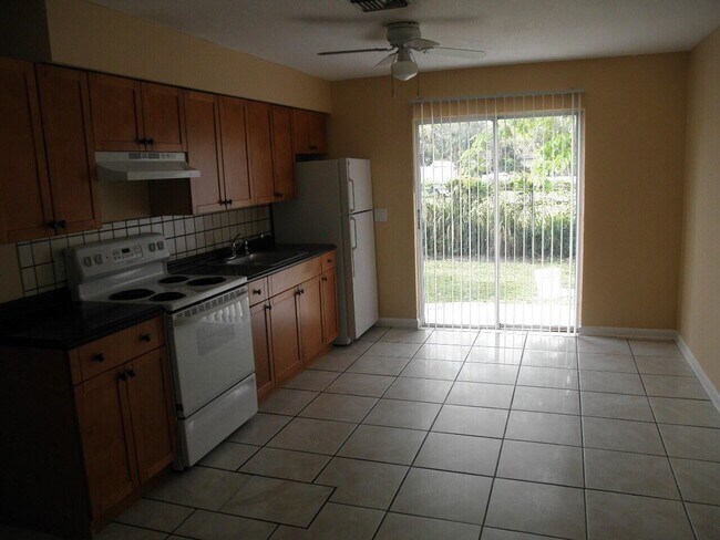 Building Photo - 3958 Pesiri Ln