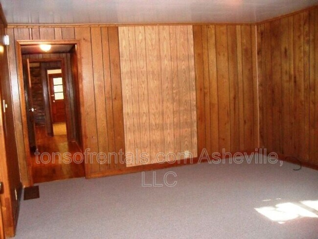 Building Photo - 418 Old Buckeye Cove Rd