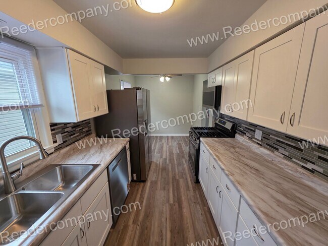 Foto del edificio - Updated 3 bedroom 1 bathroom House