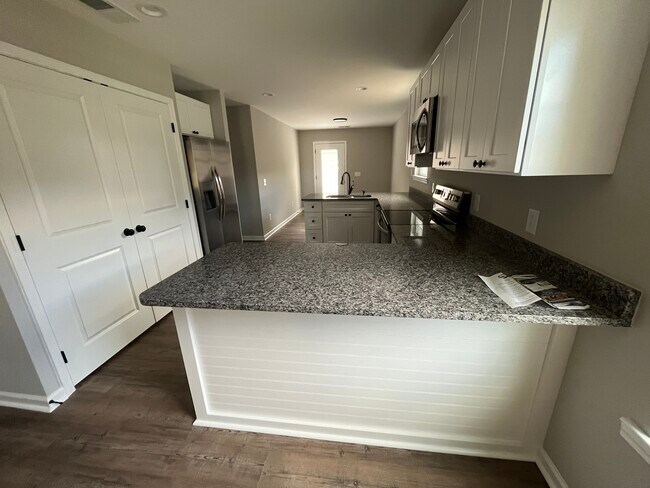 Building Photo - 208 Dollar Ave