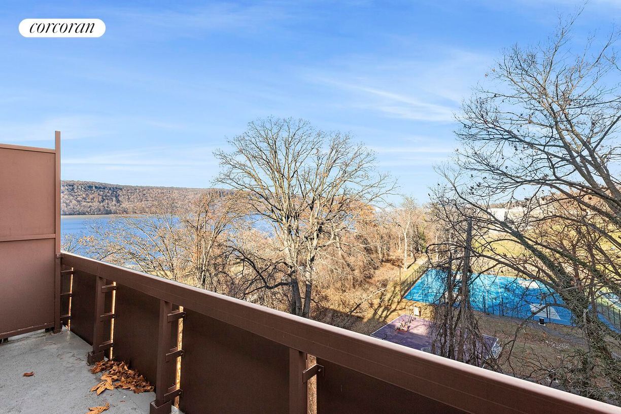 Foto del edificio - 201 Ravine Ave