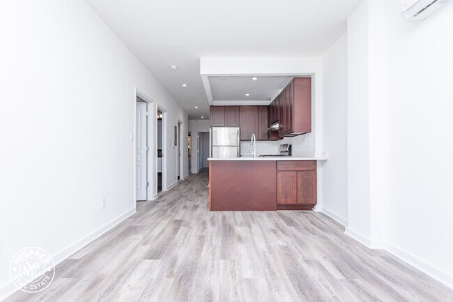 Building Photo - 28 Lawton St