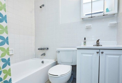 Primary Photo - 212 E 22nd St
