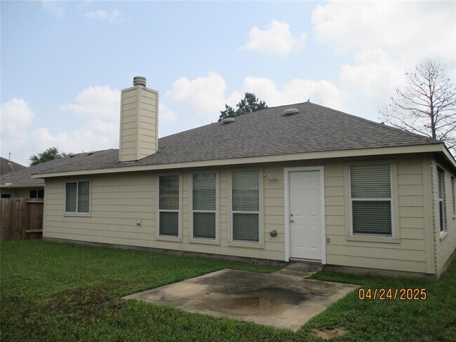 Foto del edificio - 5531 Poplar Terrace Ln