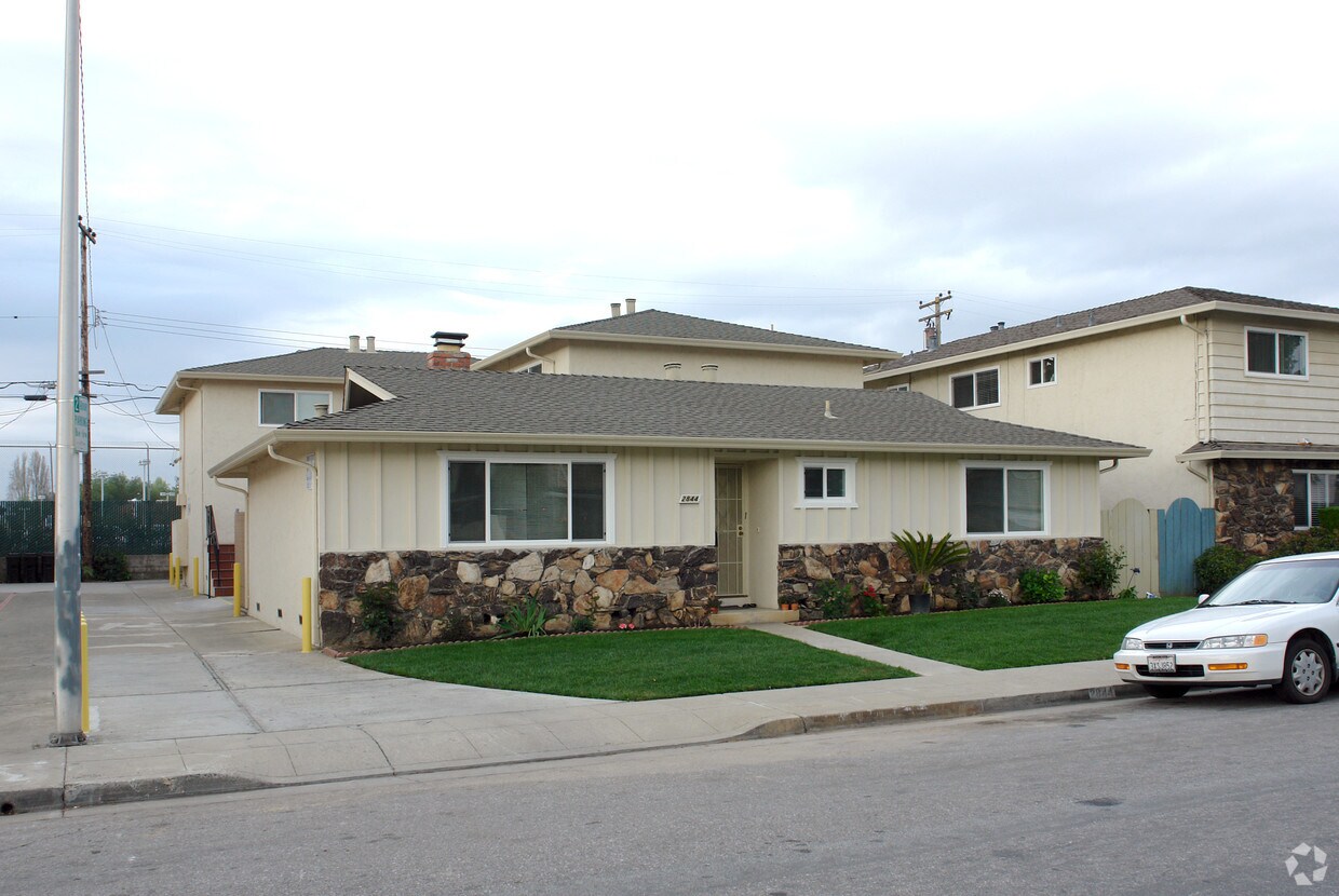 Foto principal - 2844 Malabar Ave