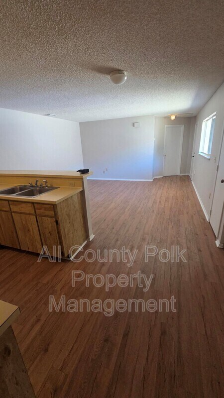 Foto del edificio - 2116 Brandy Pl