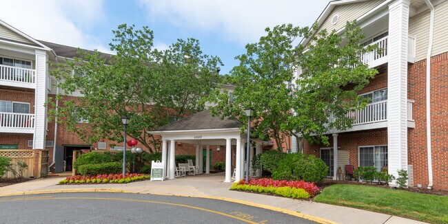 Foto del edificio - Kings Crest Senior Apartments