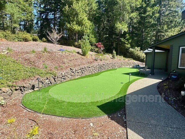 Foto del edificio - 321 E Vine Maple Ln