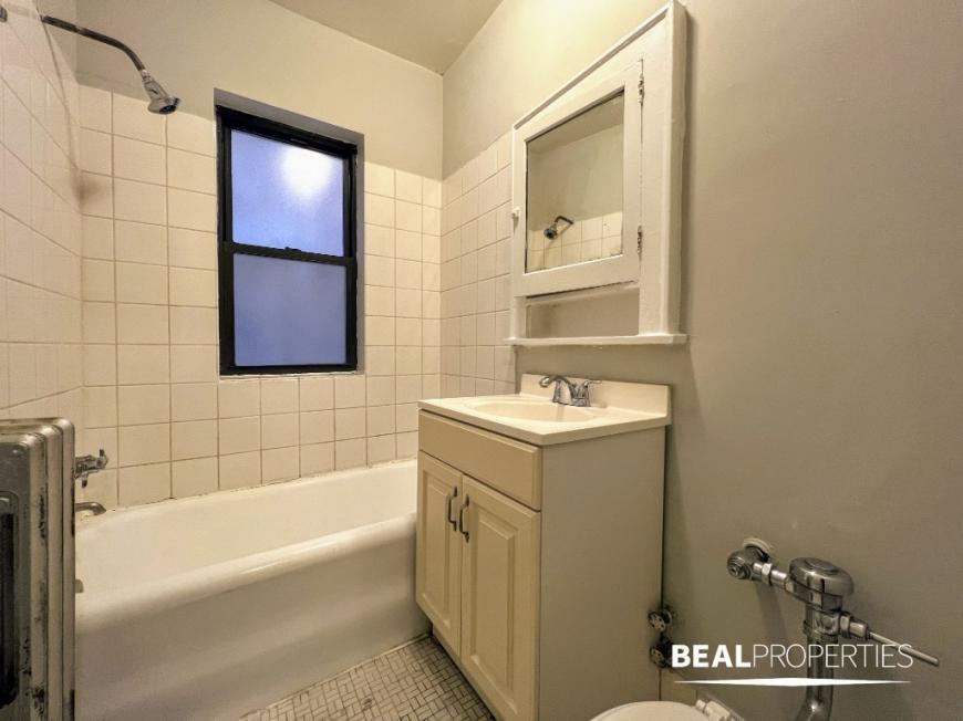 Building Photo - 0 bedroom in CHICAGO IL 60640