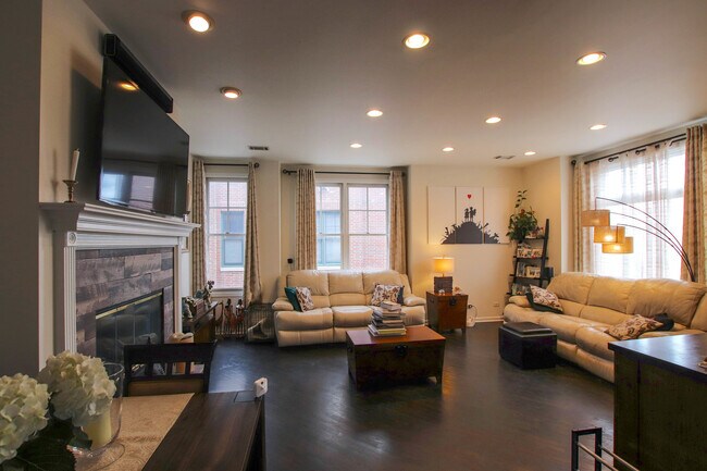 Foto del edificio - 2140 N Winchester Ave