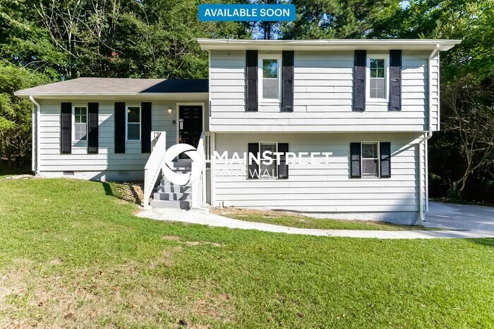 3 Bedroom Pet-Friendly Home in Rex, GA wit... - 3 Bedroom Pet-Friendly Home in Rex, GA wit...