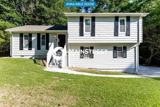 3 Bedroom Pet-Friendly Home in Rex, GA wit... - 3 Bedroom Pet-Friendly Home in Rex, GA wit...