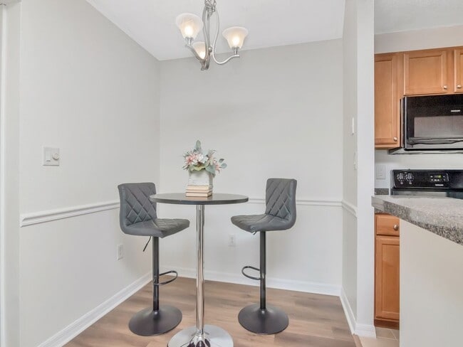 Foto del edificio - 1/1 Condo in Heart of Brandon & Brandon HCA Hospital