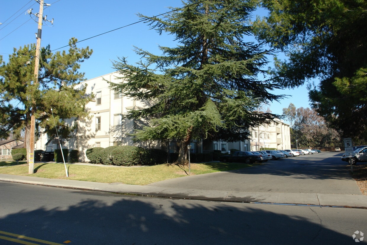 Primary Photo - Villa Rita Senior Apartments