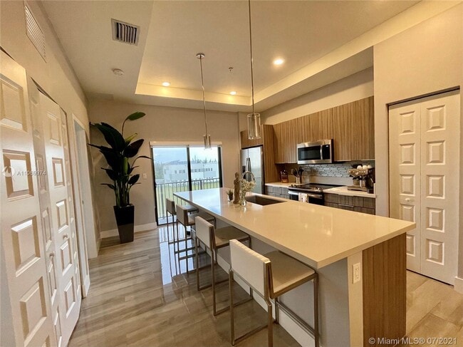 Foto del edificio - 7825 NW 104th Ave