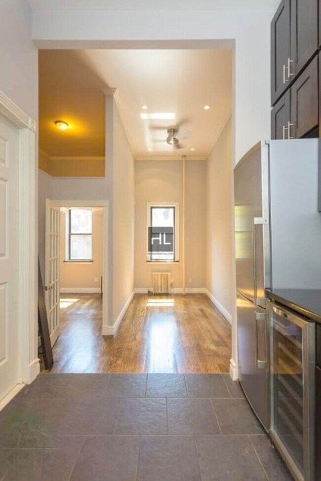 Foto del edificio - W 14TH ST.