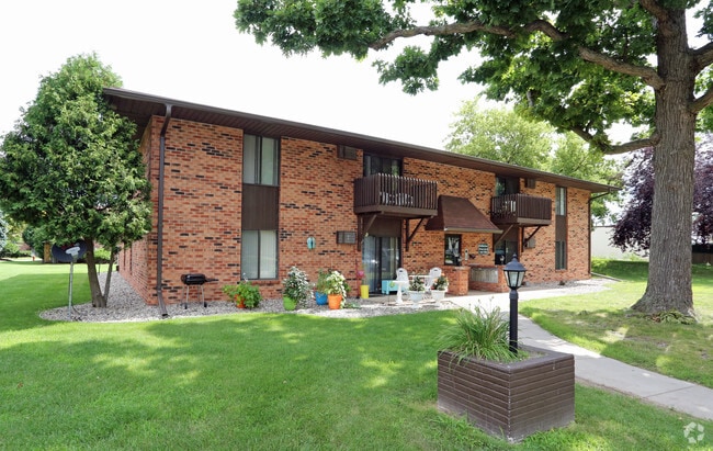Building Photo - Fox River Bluff Apartments