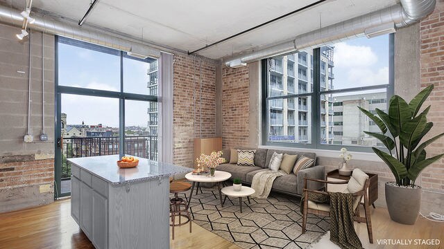 Building Photo - 221 E Cullerton St