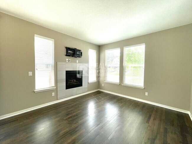 Foto del edificio - 13788 Tall Oaks Loop