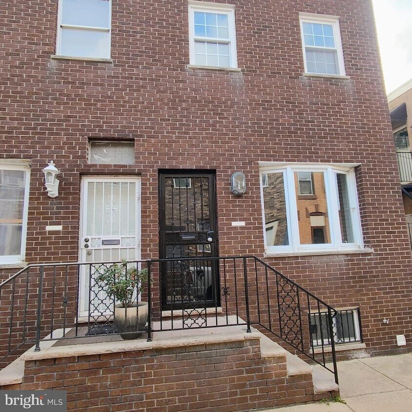 Primary Photo - 2419 S Jessup St