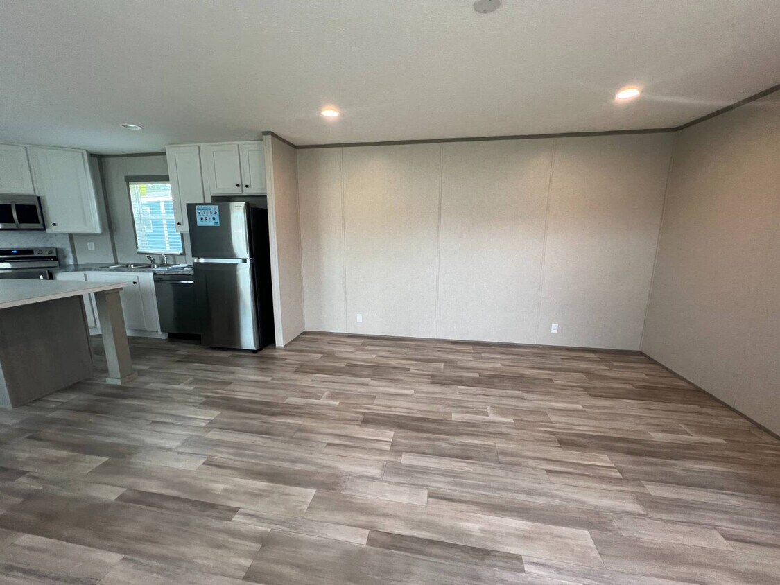 Foto principal - 4627 Blanche Rd