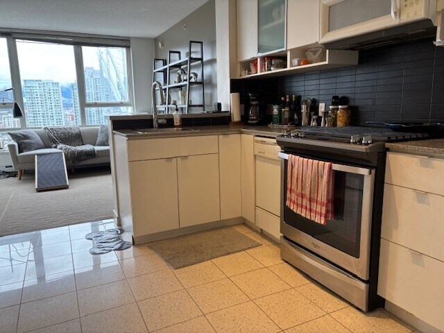 Photo du bâtiment - 2206-928 Beatty Street