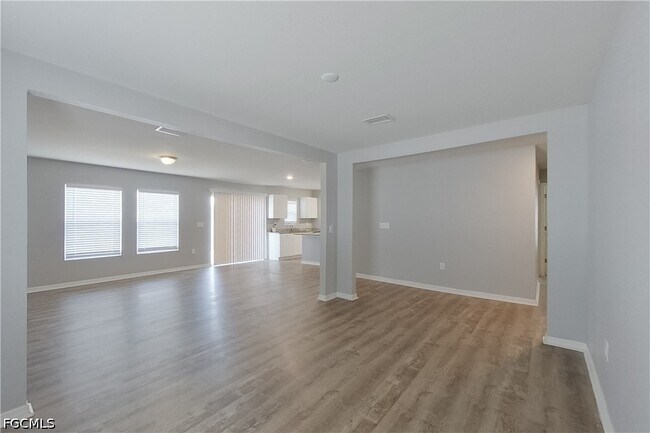 Foto del edificio - 2227 NW 11th Ct