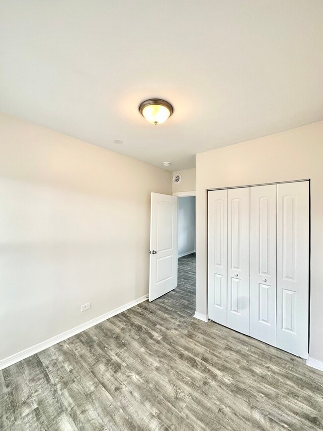 Building Photo - 1245 N Karlov Ave