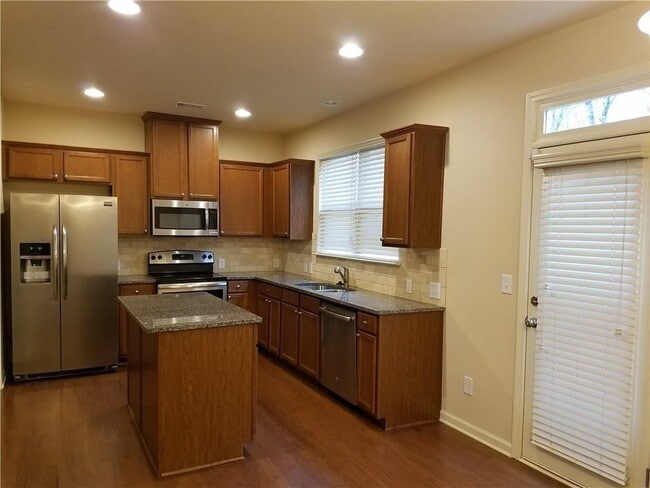 Building Photo - 3514 Brockenhurst Dr