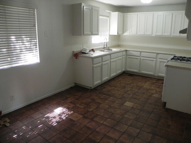 Foto del edificio - 12555 S Henderson Rd