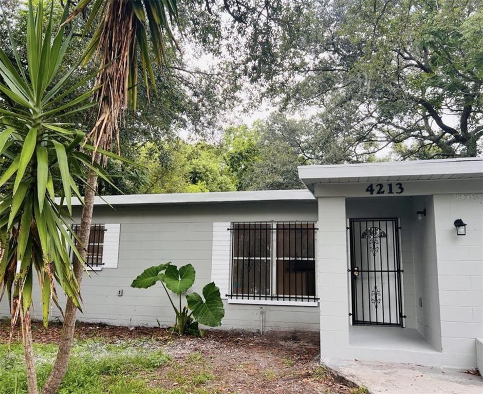 Foto principal - 4213 S Nashville Ave