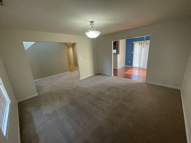 Building Photo - 625 Seitz Ct