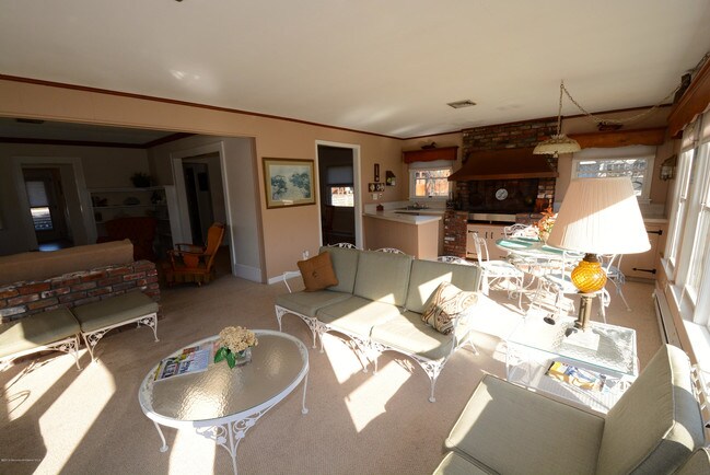 Building Photo - 4 Mountainview Way