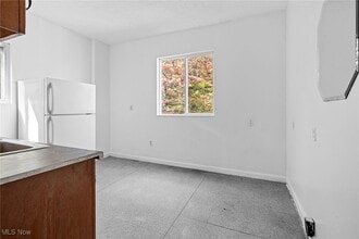 Building Photo - 740 Fern St Building Photo - 740 Fern St