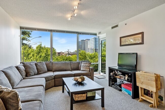 Foto del edificio - 800 Elgin Rd