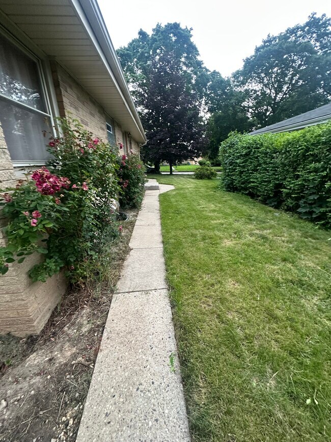 Foto del edificio - 6431 N 76th St