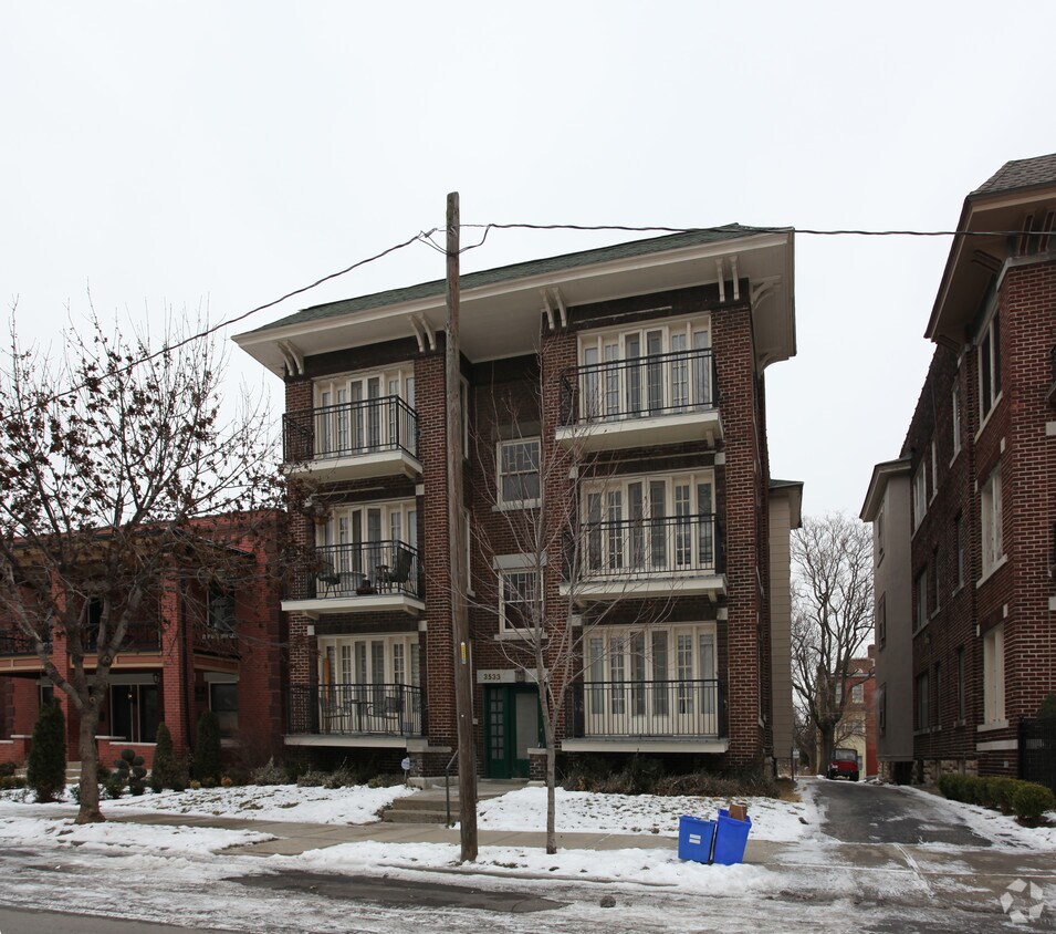 Building Photo - 3533-3535 Wyandotte St